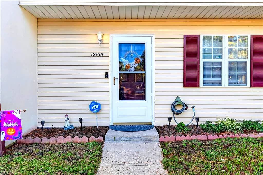 12815 Tahiska LN, NEWPORT NEWS VA 23602 - Photo 5