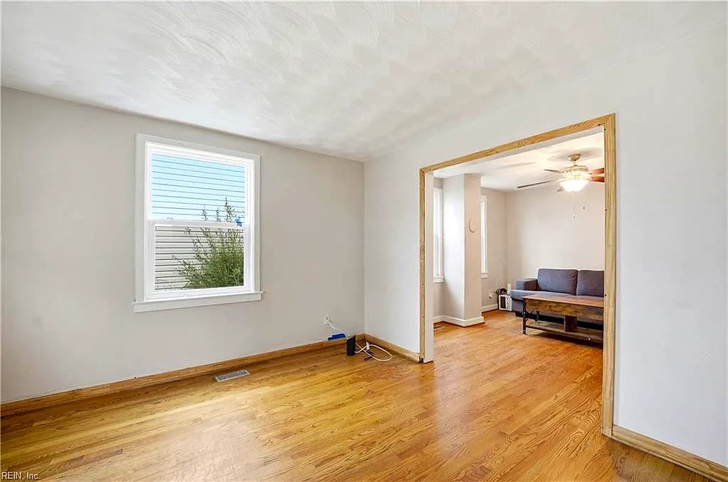 1408 Wilson RD, NORFOLK VA 23523 - Photo 4