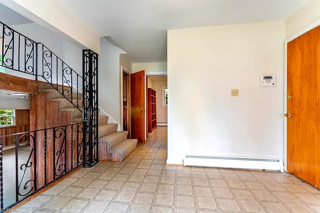 53 Wheatland DR, HAMPTON VA 23666 - Photo 4