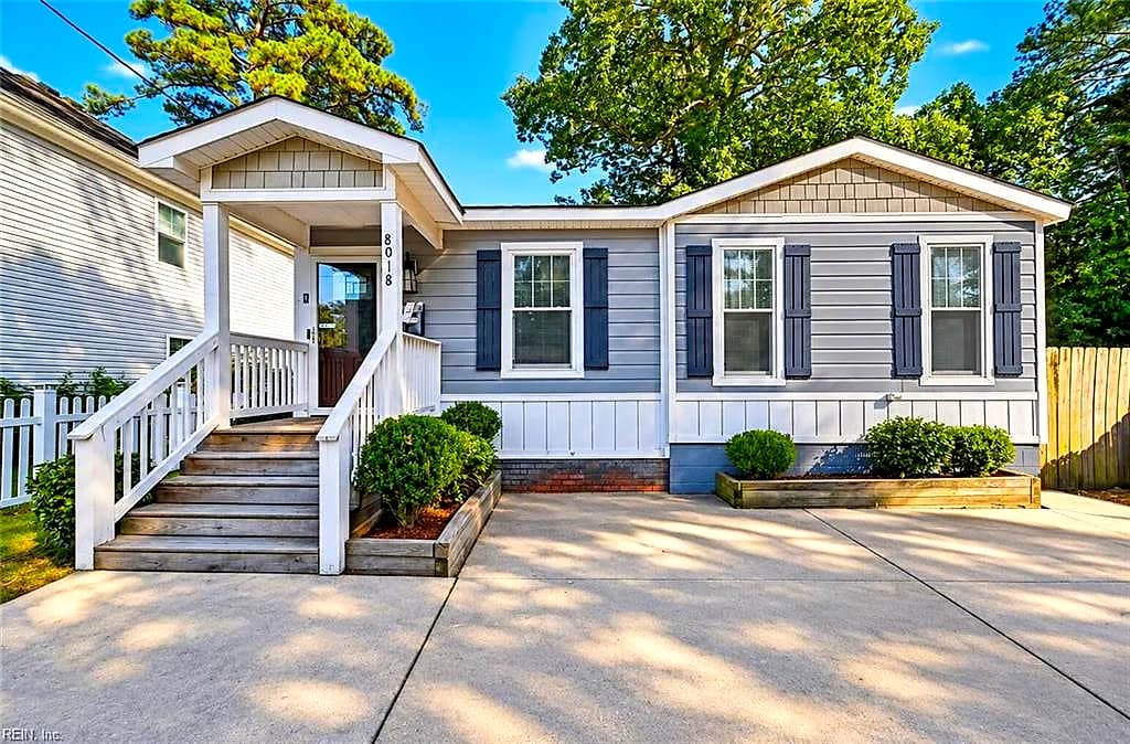 8018 Becket ST, NORFOLK VA 23518 - Photo 2