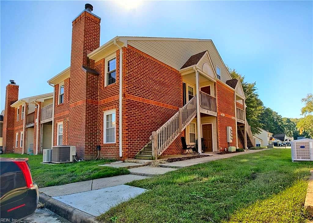 202 Quarter TRL #H, NEWPORT NEWS VA 23608 - Photo 2