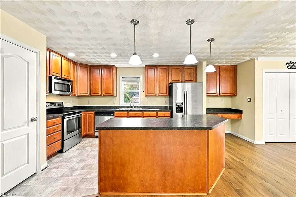 5565 Taylors Walke LN, VIRGINIA BEACH VA 23462 - Photo 4