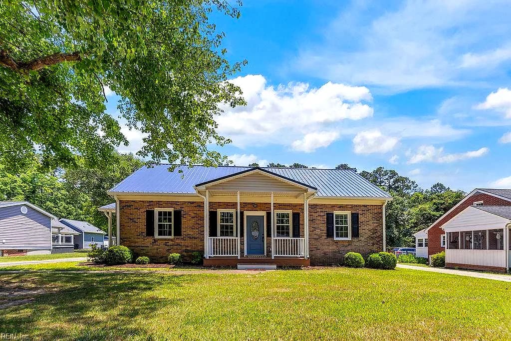 1317 Clay ST, FRANKLIN VA 23851 - Photo 3