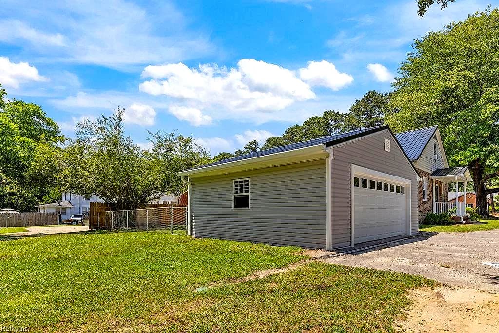 1317 Clay ST, FRANKLIN VA 23851 - Photo 5