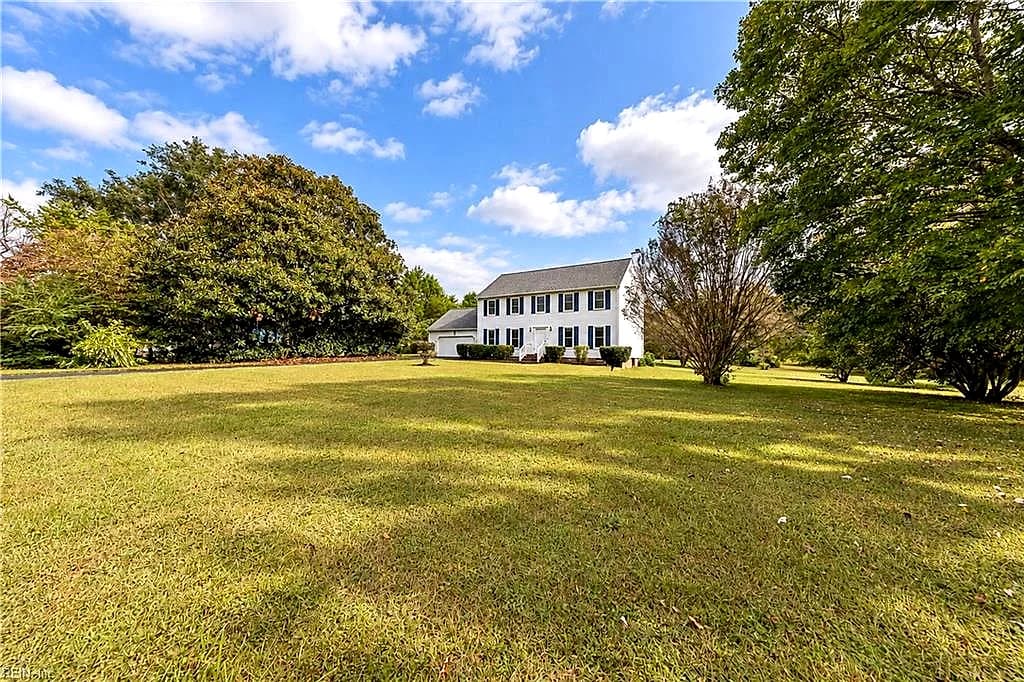 212 Crescent DR, WILLIAMSBURG VA 23188 - Photo 3