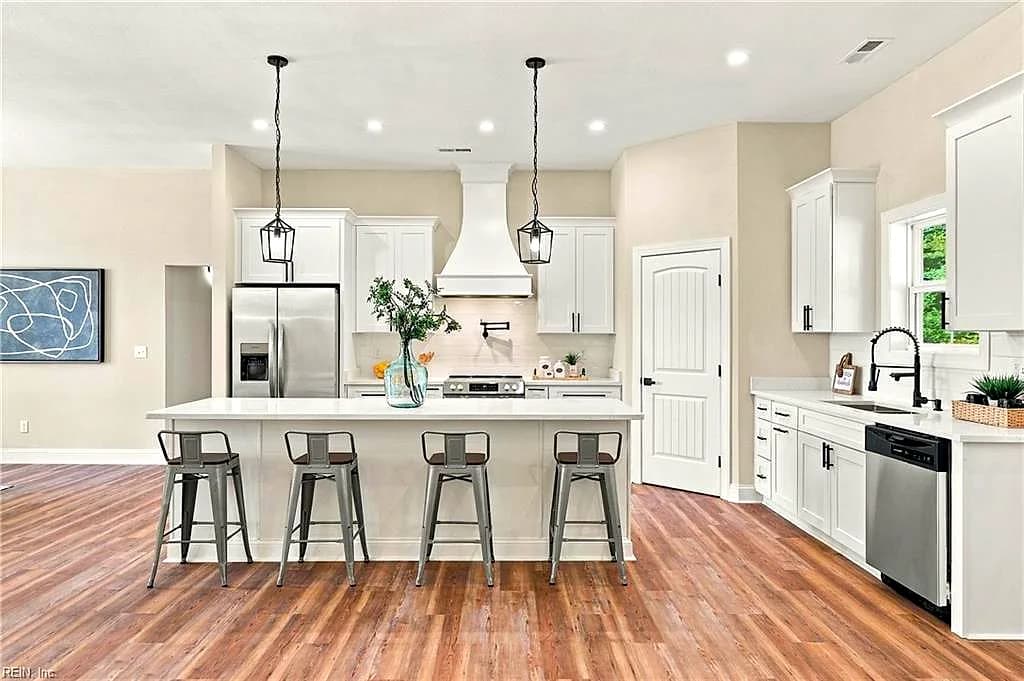 15661 Scotts Factory RD, SMITHFIELD VA 23430 - Photo 4