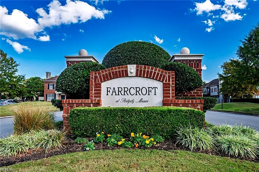 1057 Gamston Ln, Virginia Beach, VA