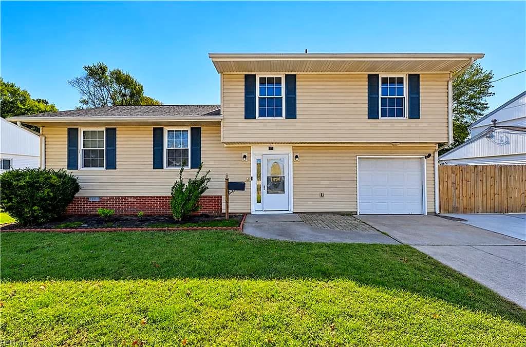 24 Diggs DR, HAMPTON VA 23666 - Photo 2