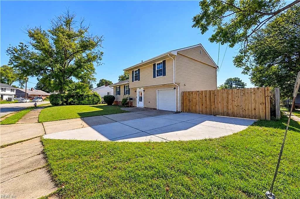 24 Diggs DR, HAMPTON VA 23666 - Photo 4