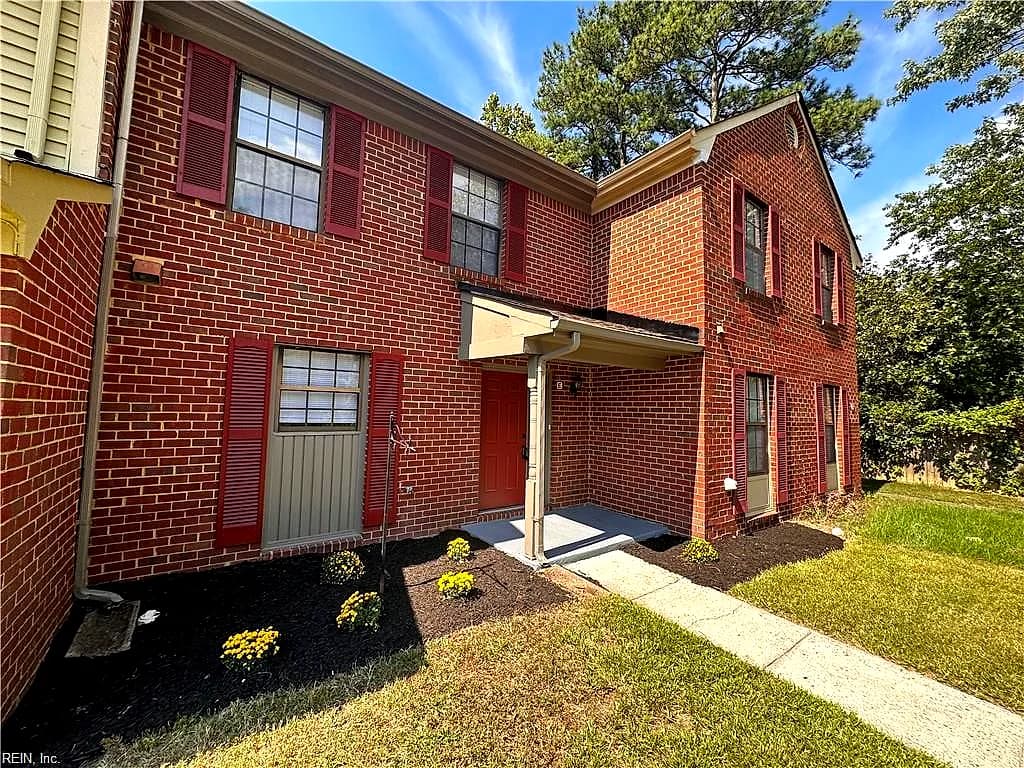 363 Deputy LN #E, NEWPORT NEWS VA 23608 - Photo 2