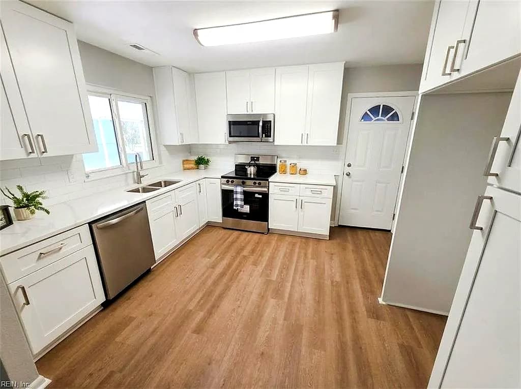 3237 Silina DR, VIRGINIA BEACH VA 23452 - Photo 4