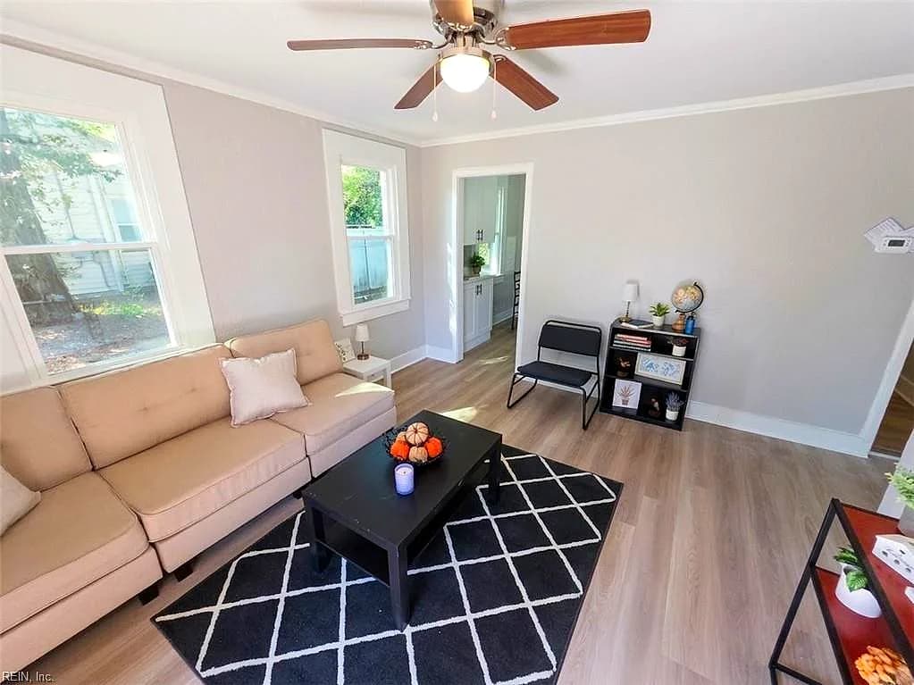 47 E Pollux CIR, PORTSMOUTH VA 23701 - Main photo