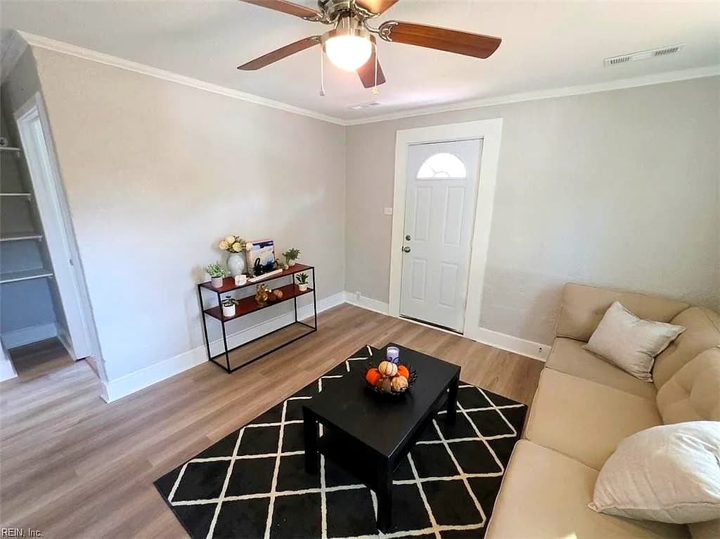 47 E Pollux CIR, PORTSMOUTH VA 23701 - Photo 3