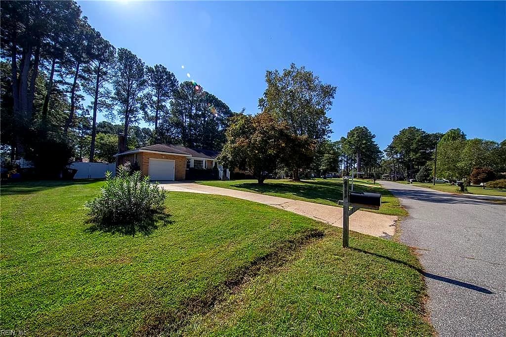 411 Bobby Jones DR, PORTSMOUTH VA 23701 - Photo 4