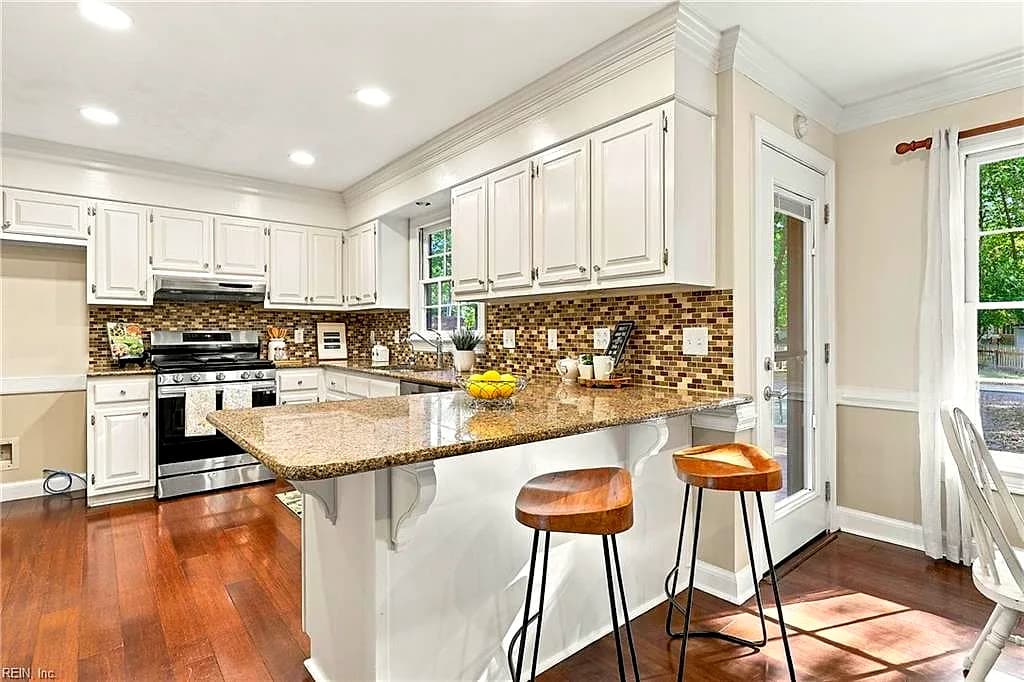 1108 Cumberland CT, CHESAPEAKE VA 23320 - Photo 5