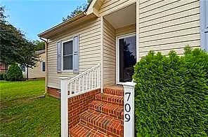 709 Brenda RD, NEWPORT NEWS VA 23601 - Photo 5