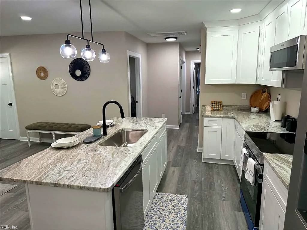 3323 Clark CIR, NORFOLK VA 23509 - Photo 3