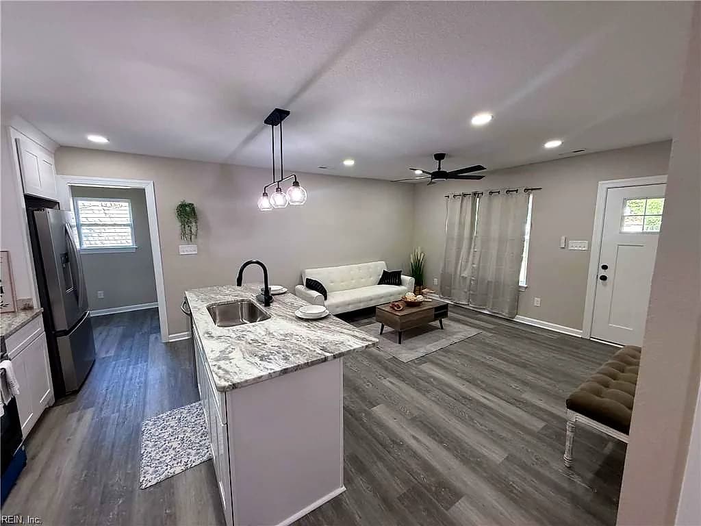 3323 Clark CIR, NORFOLK VA 23509 - Photo 5