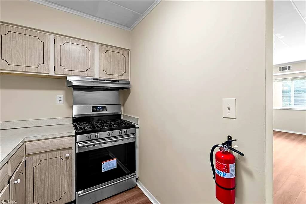 1005 Woodrow AVE #2D, NORFOLK VA 23507 - Photo 5