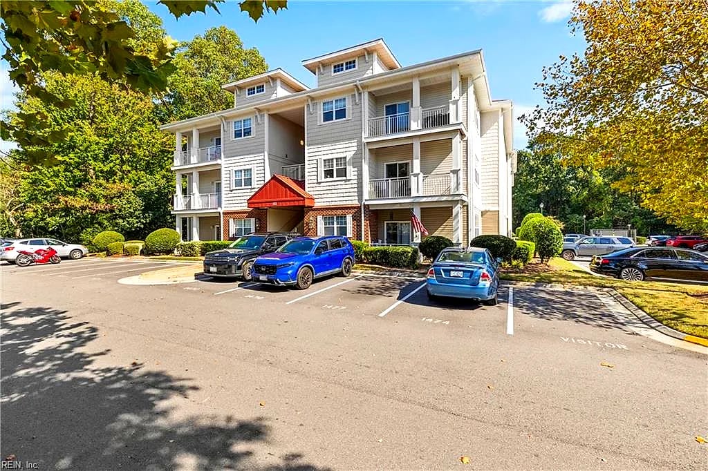 932 Southmoor Dr #103, Virginia Beach, VA