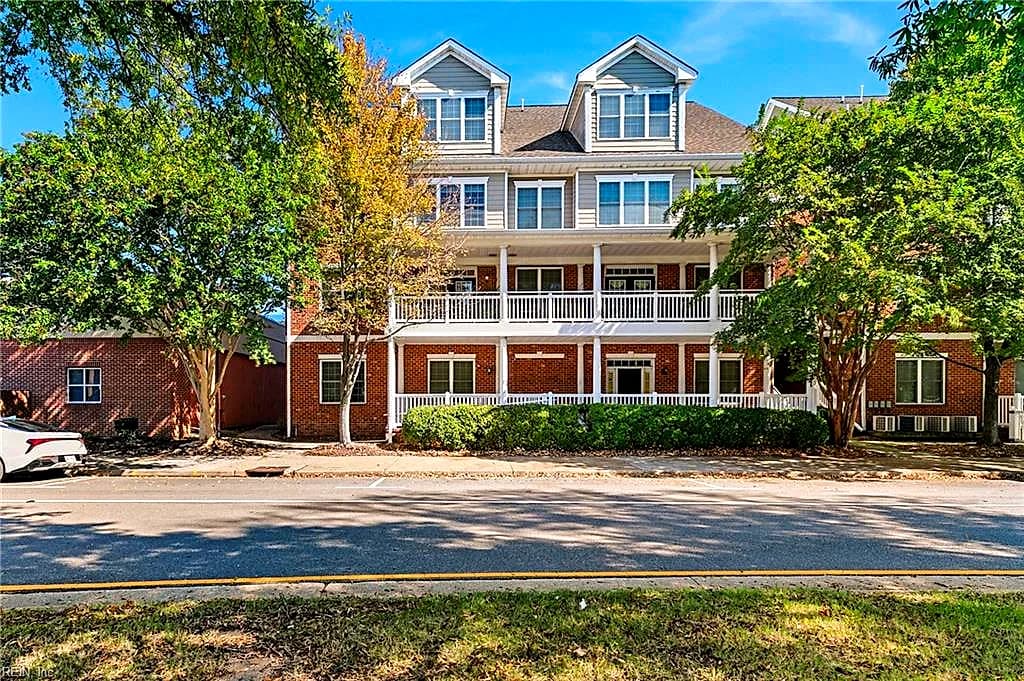 47 Miles Cary MEWS, HAMPTON VA 23669 - Photo 2