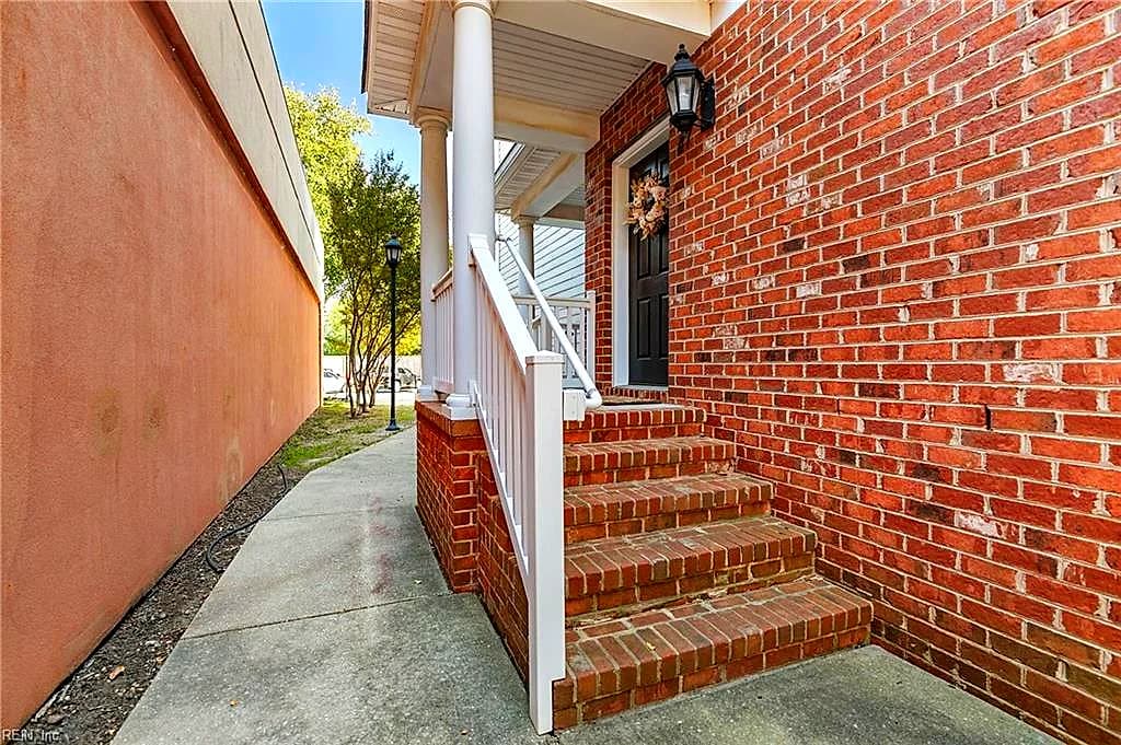 47 Miles Cary MEWS, HAMPTON VA 23669 - Photo 4