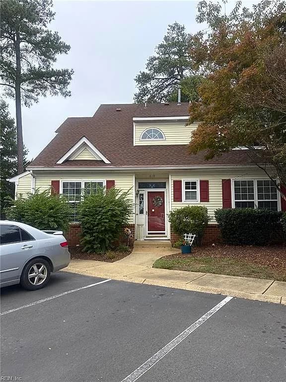 819 Oak Springs CT, NEWPORT NEWS VA 23602 - Main photo