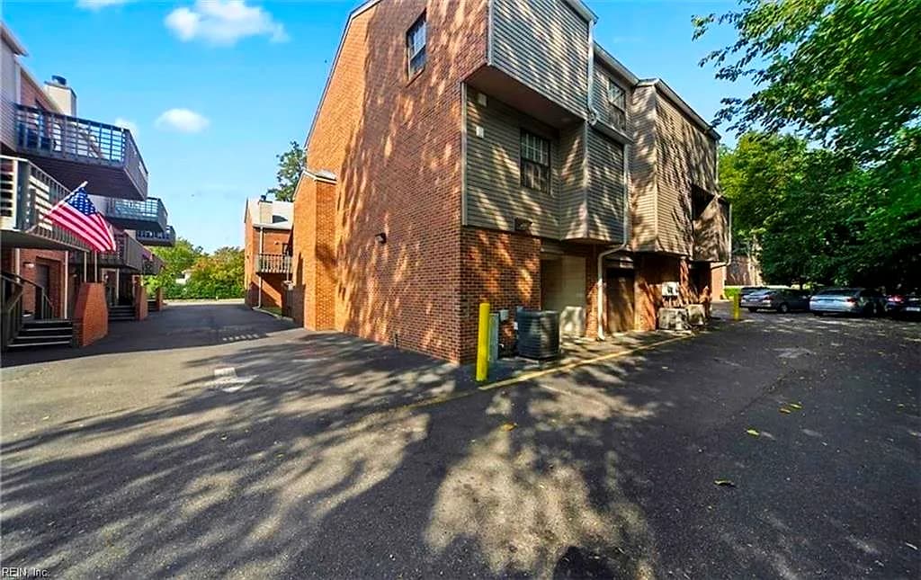7440 Hampton BLVD #R, NORFOLK VA 23505 - Photo 3