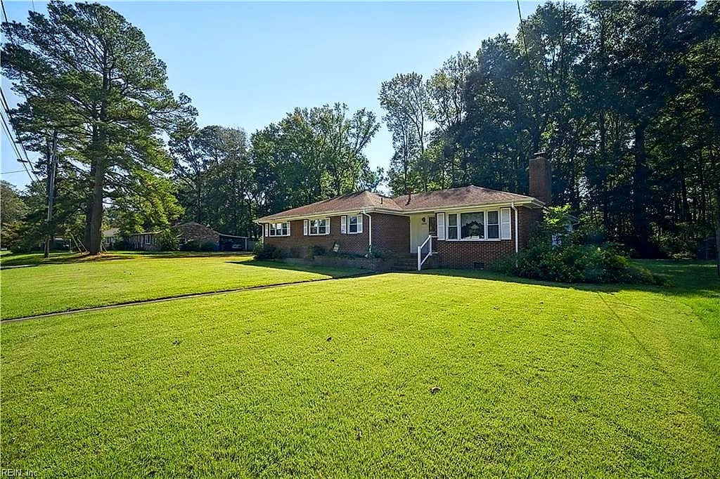 2220 Capri CIR, CHESAPEAKE VA 23321 - Photo 3