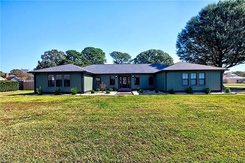 2420 Blue Castle LN, VIRGINIA BEACH VA 23454 - Main photo