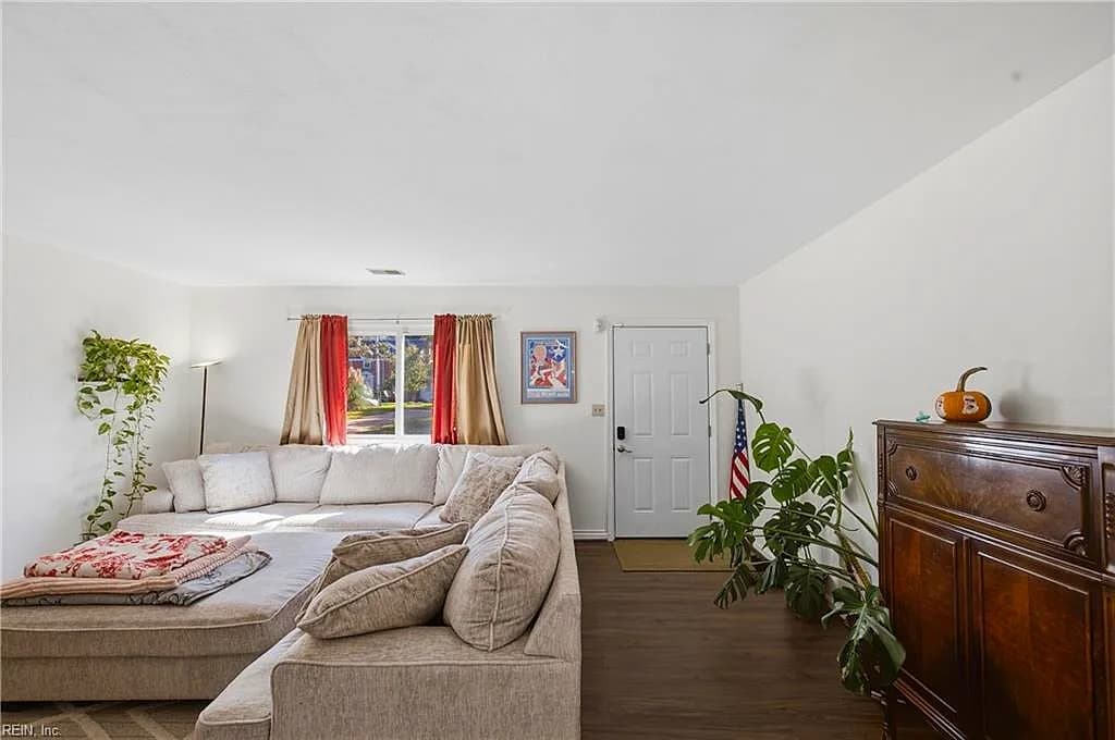 8957 Saint George AVE, NORFOLK VA 23503 - Photo 5