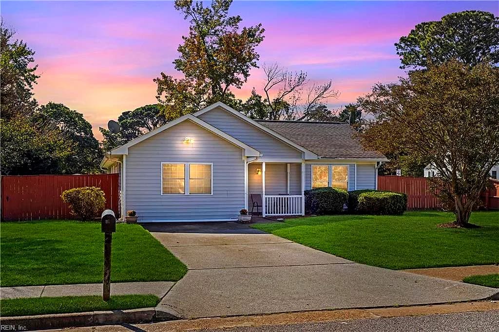2 Easthill CT, HAMPTON VA 23664 - Photo 2