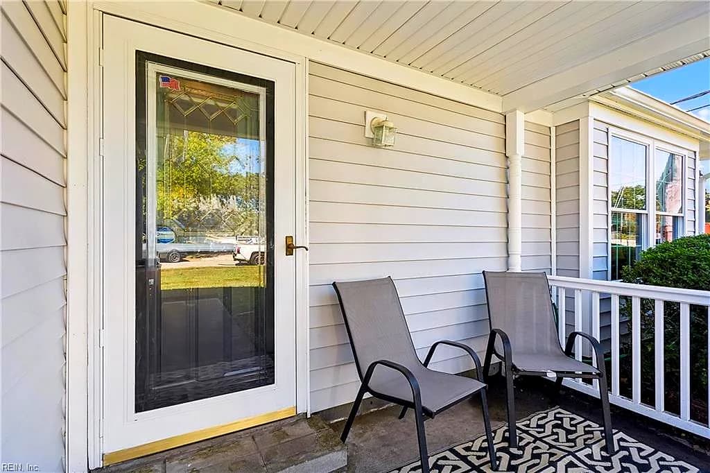 2 Easthill CT, HAMPTON VA 23664 - Photo 4