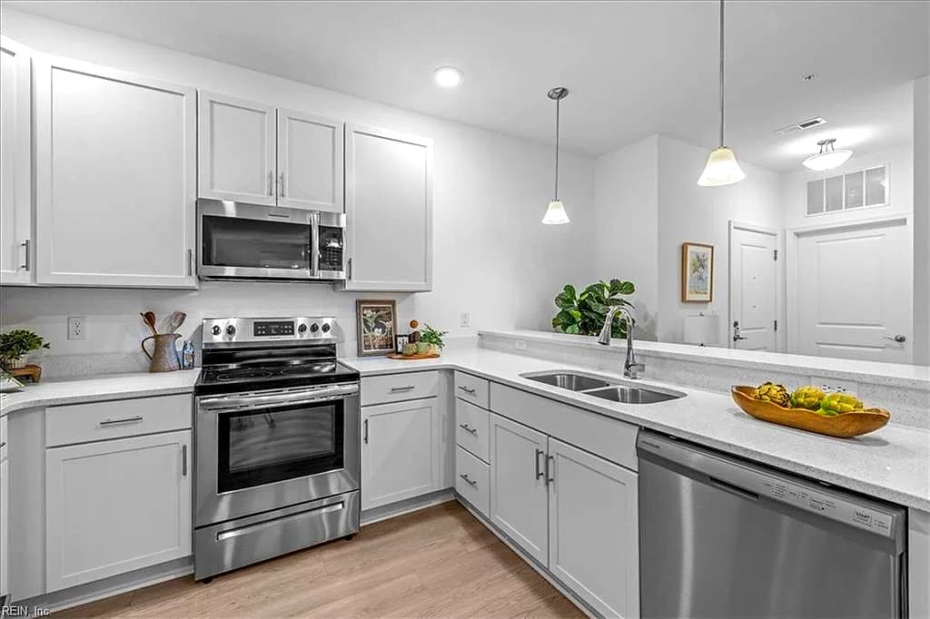 1733 Dromolin DR #104, VIRGINIA BEACH VA 23456 - Photo 5