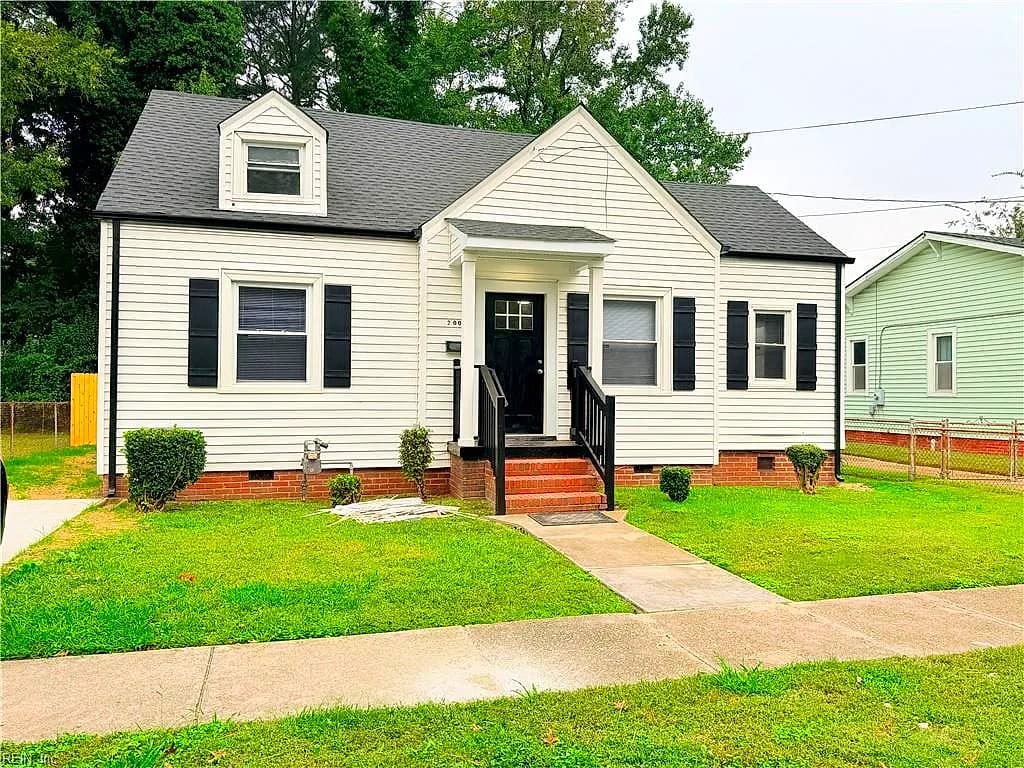 2002 Lansing AVE, PORTSMOUTH VA 23704 - Main photo