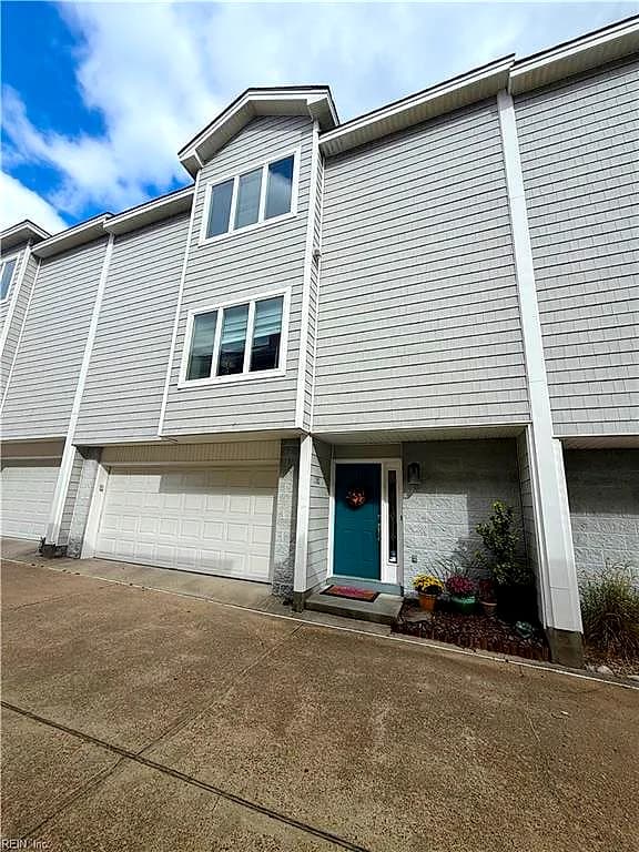 2302 Beach Castle LN, VIRGINIA BEACH VA 23451 - Photo 2