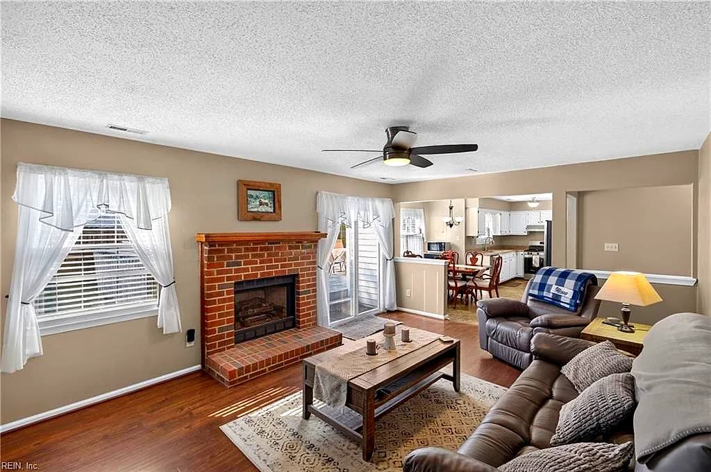 2100 Dove Ridge DR, VIRGINIA BEACH VA 23464 - Photo 3
