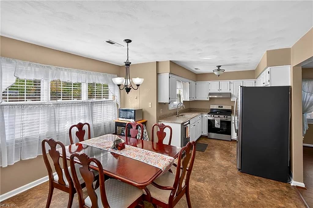 2100 Dove Ridge DR, VIRGINIA BEACH VA 23464 - Photo 4