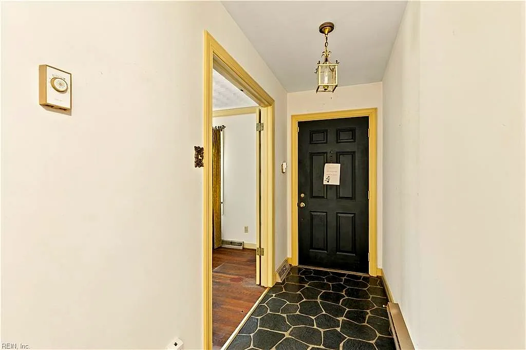 6112 Wiatt ST, GLOUCESTER VA 23061 - Photo 4