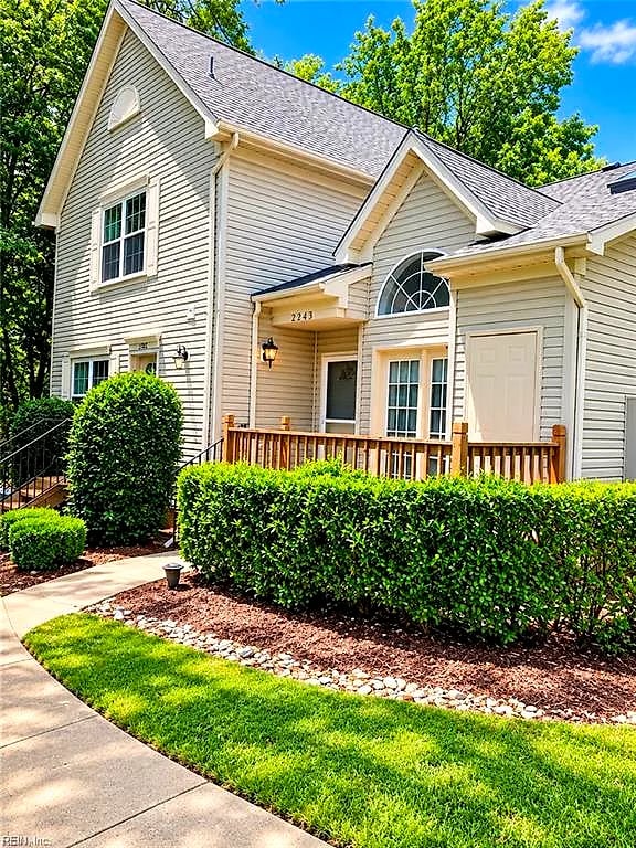 2405 London Pointe Dr, Virginia Beach, VA
