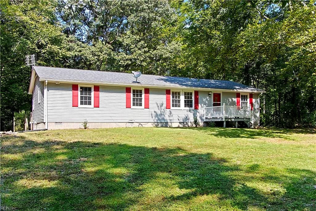 8960 Norseman LN, GLOUCESTER VA 23061 - Photo 4