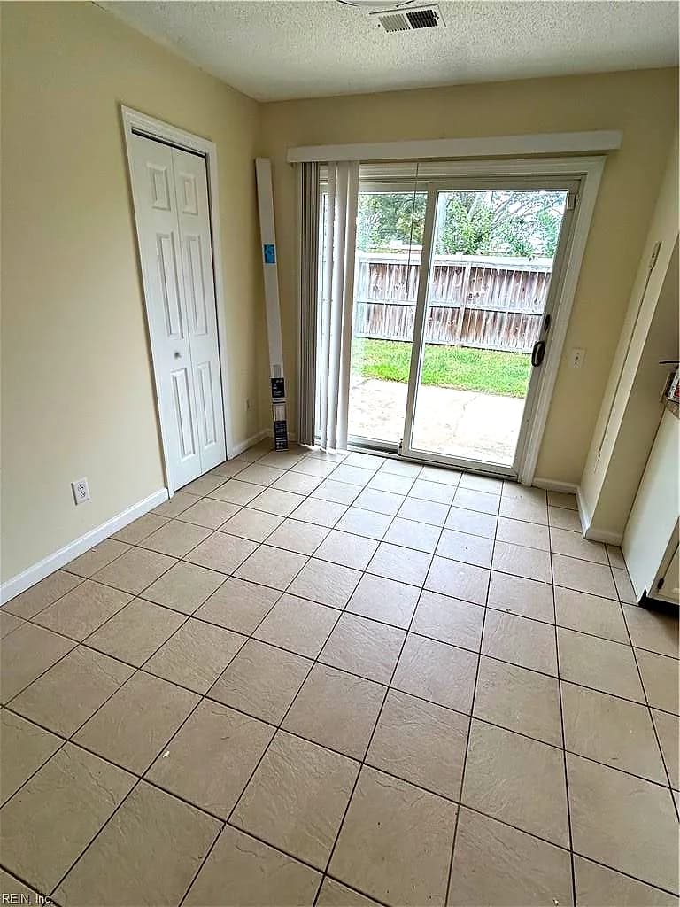 306 Holly Glen DR, CHESAPEAKE VA 23325 - Photo 4