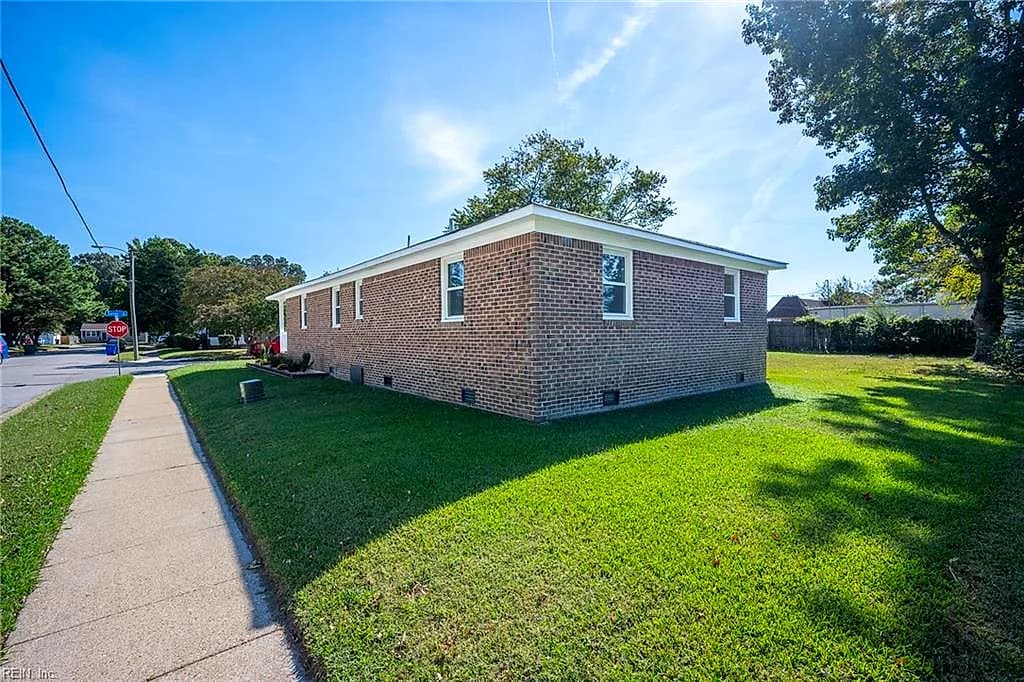 3328 Sandy ST, NORFOLK VA 23518 - Photo 3