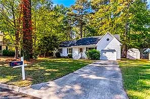2304 Swinson LNDG, CHESAPEAKE VA 23323 - Photo 4