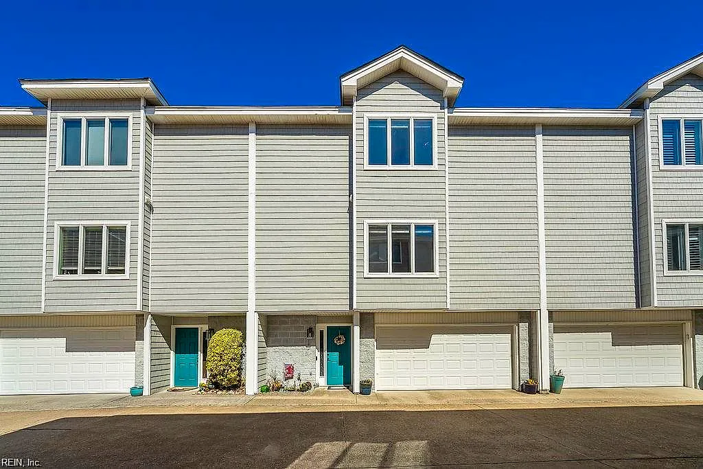 2308 Beach Castle Ln, Virginia Beach, VA