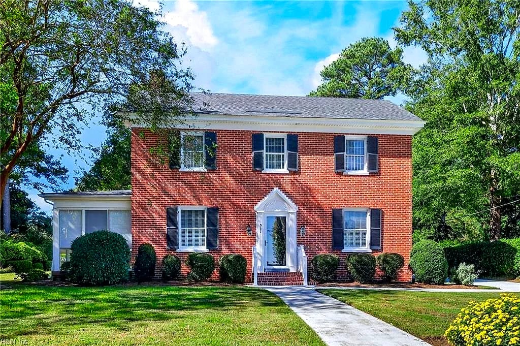 511 E Riverview Dr, Suffolk, VA