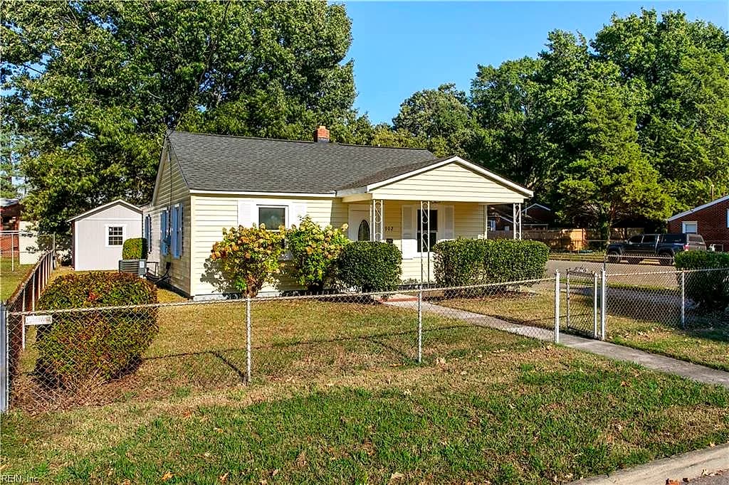 902 Ridgeway AVE, HAMPTON VA 23661 - Main photo