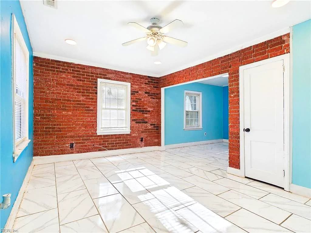 8 Clover ST, HAMPTON VA 23669 - Photo 3