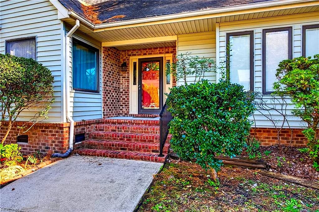1605 Wild Duck XING, CHESAPEAKE VA 23321 - Photo 2