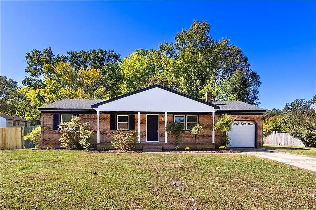 24 Lee Ave, Poquoson, VA